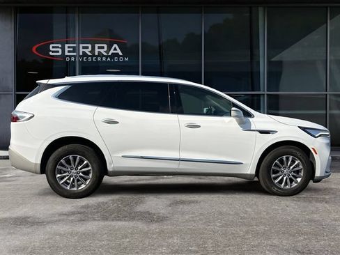 Used 2024 Buick Enclave Essence w/ LPO, Floor Liner Package AWD/4WD image 6