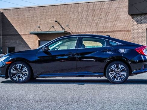 Used 2018 Honda Civic EX-T image 8