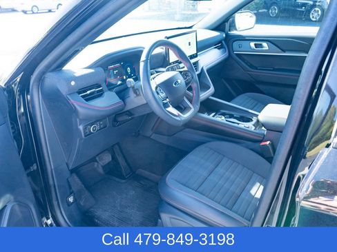Used 2025 Ford Explorer ST-Line w/ ST-Line Street Pack image 15