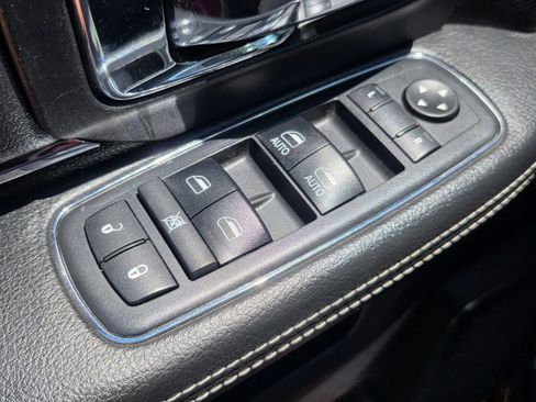 Used 2018 RAM 1500 Laramie w/ Convenience Group AWD/4WD image 25