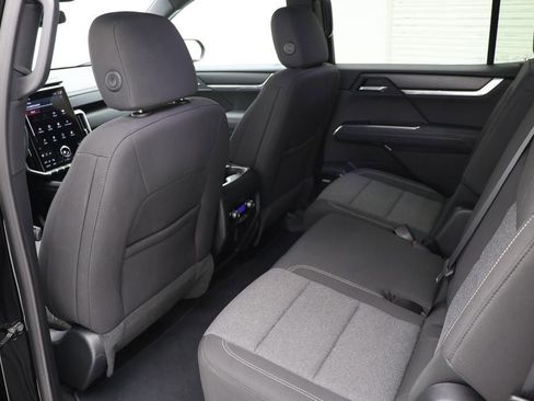 Used 2025 GMC Acadia Elevation image 11