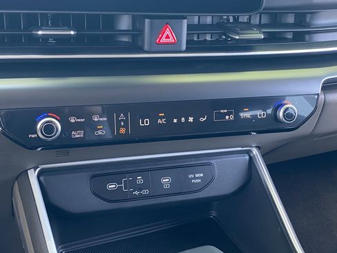 New 2026 Kia Carnival image 27