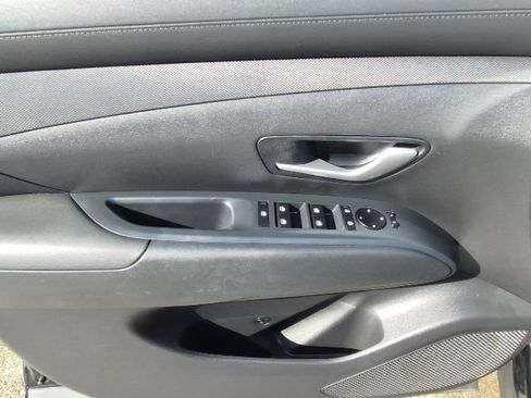 Used 2025 Hyundai Santa Cruz SE AWD/4WD image 12