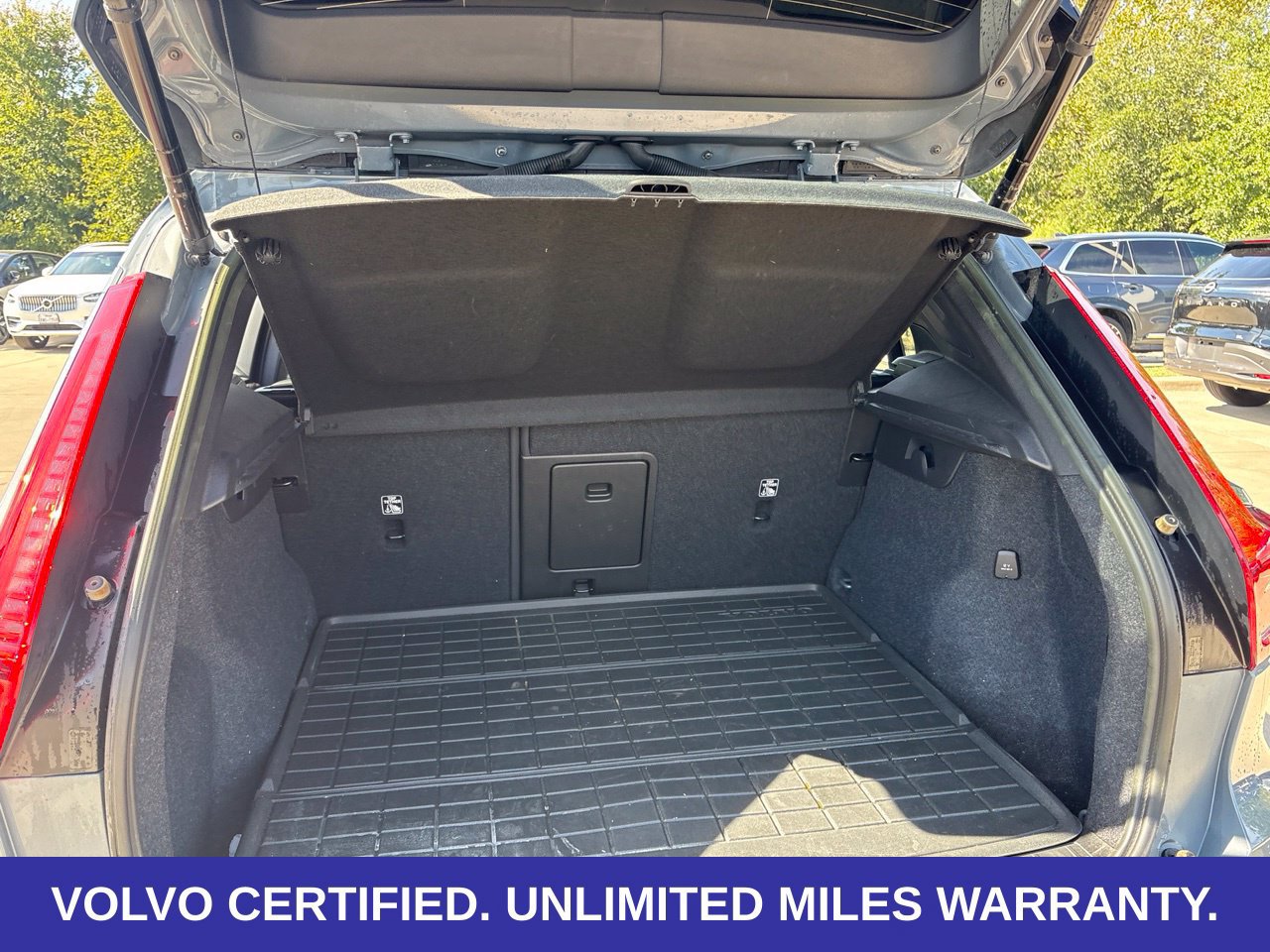 Certified 2023 Volvo XC40 B5 Plus w/ Protection Package Premier AWD/4WD image 14