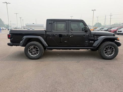 Used 2020 Jeep Gladiator Overland w/ Popular Equipment Package AWD/4WD image 4