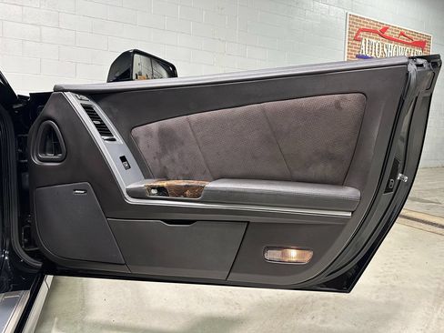 Used 2009 Cadillac XLR V RWD image 14