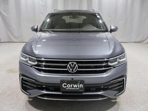 Used 2024 Volkswagen Tiguan SEL R-Line w/ MDO Package, Two-Row AWD/4WD image 7