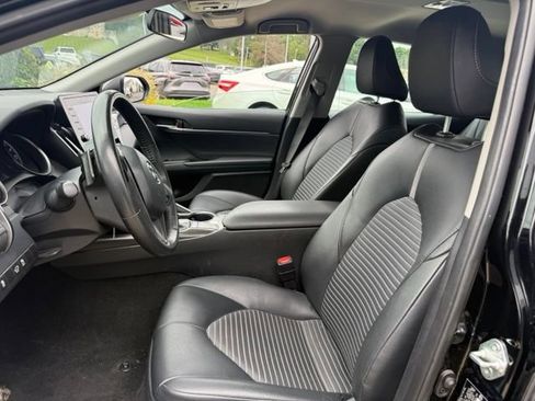 Used 2024 Toyota Camry SE FWD image 15