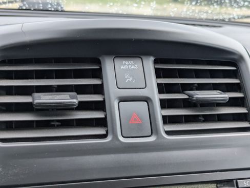 Used 2015 Nissan Versa S FWD image 23