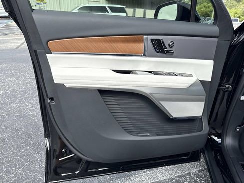 New 2026 Cadillac Vistiq Sport image 19