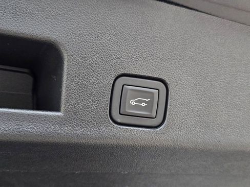 Used 2025 Buick Enclave Preferred image 32