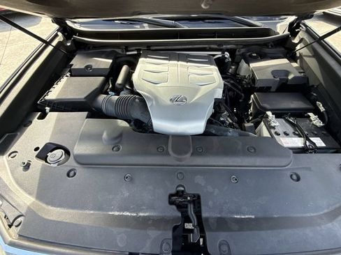 Used 2023 Lexus GX 460 Premium w/ Accessory Package AWD/4WD image 28