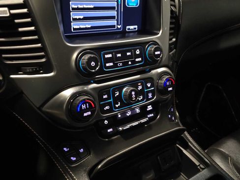 Used 2018 Chevrolet Suburban Premier image 31