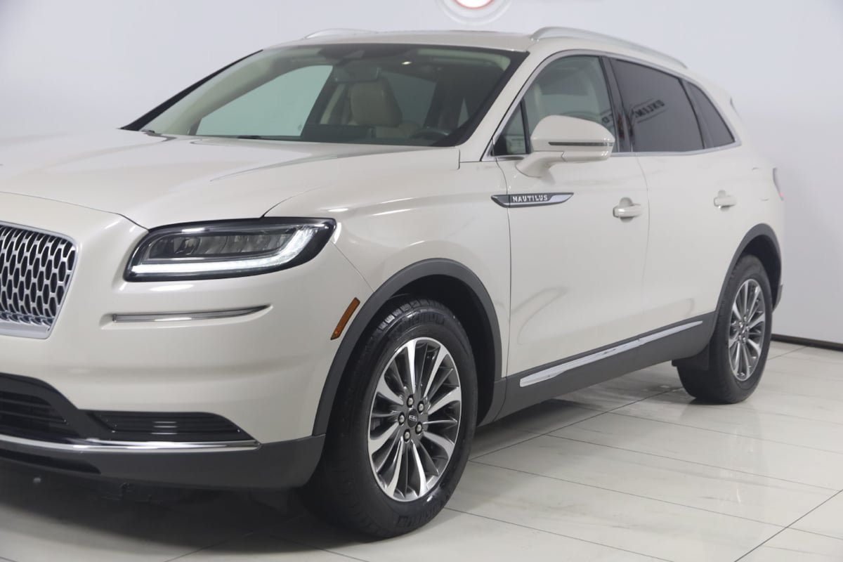 Used 2023 Lincoln Nautilus Reserve AWD/4WD image 49