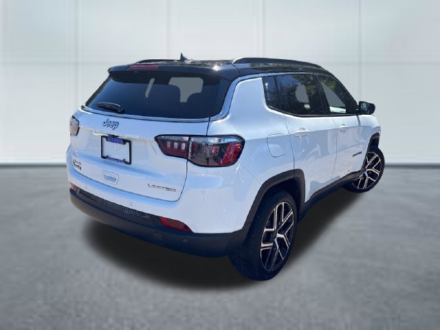Used 2025 Jeep Compass Limited AWD/4WD image 4