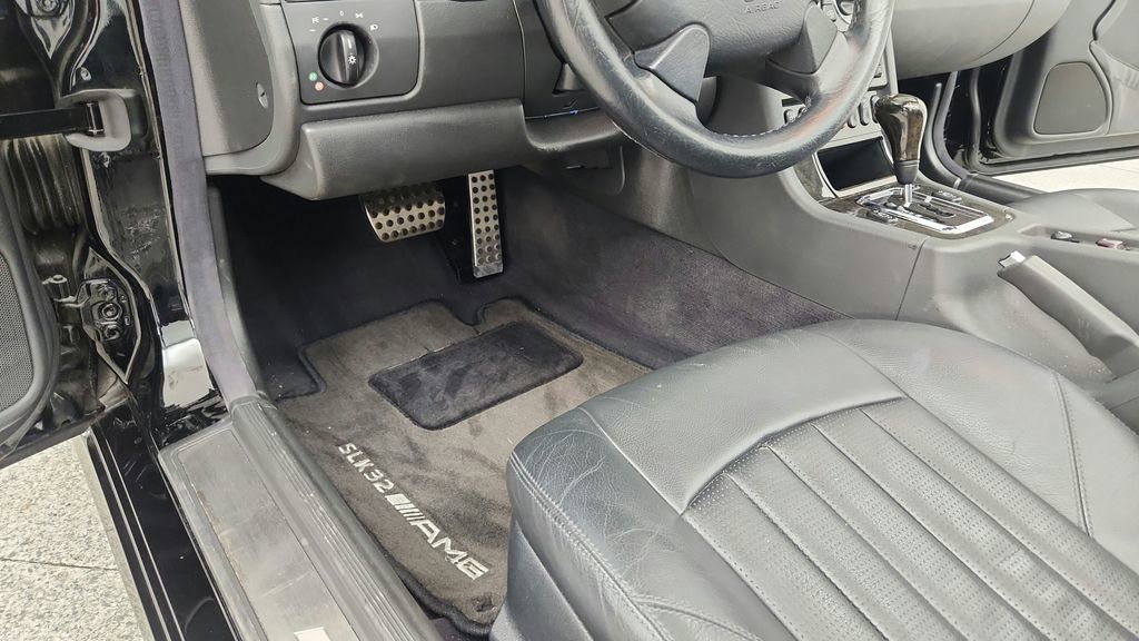 Used 2002 Mercedes-Benz SLK 32 AMG image 42