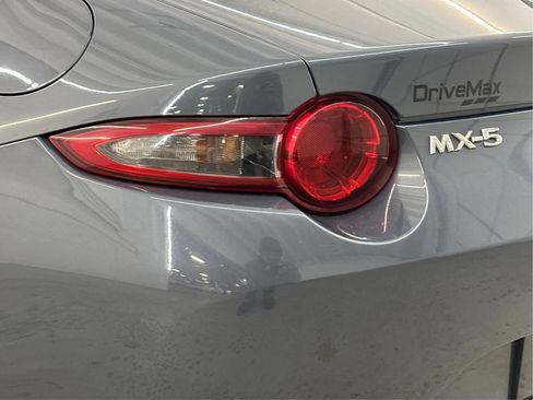 Used 2021 MAZDA MX-5 Miata RF Grand Touring RWD image 32