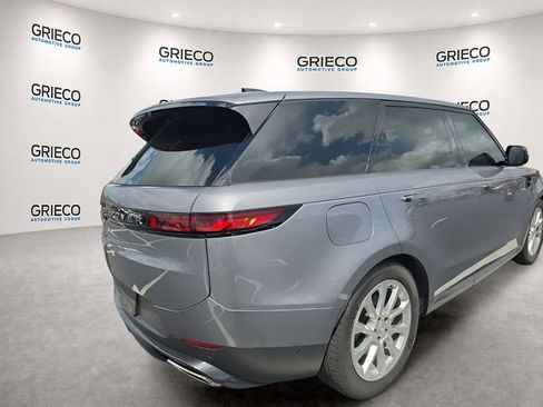 Used 2024 Land Rover Range Rover Sport SE AWD/4WD image 2