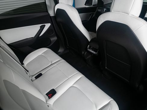 Used 2021 Tesla Model Y Performance image 8