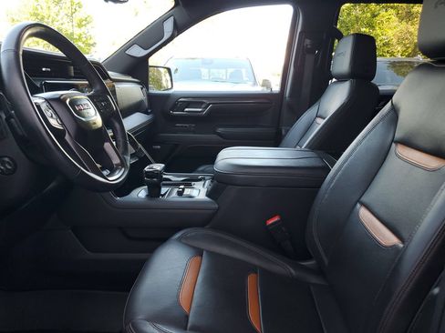 Used 2024 GMC Sierra 1500 AT4 w/ Technology Package AWD/4WD image 19