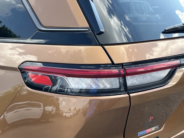 New 2027 Jeep Grand Cherokee Limited AWD/4WD image 11