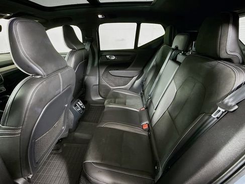 Used 2021 Volvo XC40 T5 R-Design w/ Advanced Package image 27