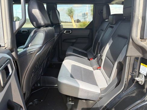 Used 2024 Ford Bronco Black Diamond image 11