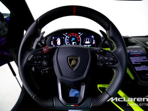 Used 2025 Lamborghini Revuelto AWD/4WD image 15