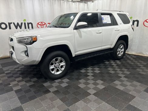 Used 2016 Toyota 4Runner SR5 image 4