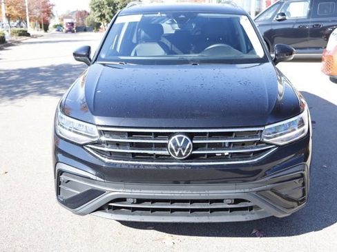 Used 2022 Volkswagen Tiguan SE image 12