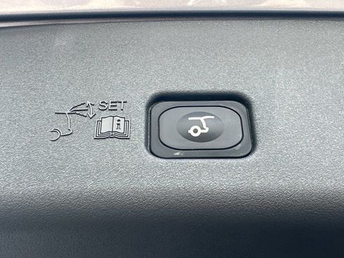 Used 2026 Lincoln Nautilus Premier w/ Equipment Group 102A AWD/4WD image 17