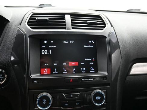 Used 2018 Ford Explorer XLT w/ Equipment Group 202A FWD image 15