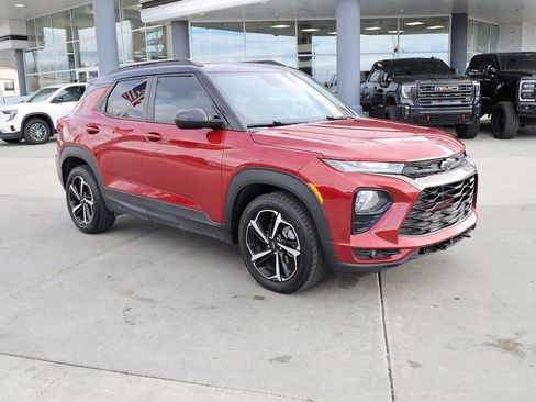 Used 2021 Chevrolet TrailBlazer RS w/ Sun and Liftgate Package image 8