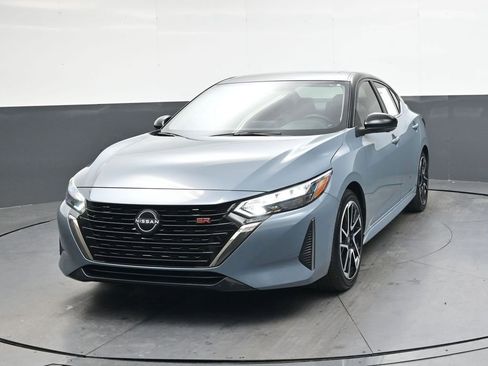 Certified 2025 Nissan Sentra SR w/ SR Premium Package image 9