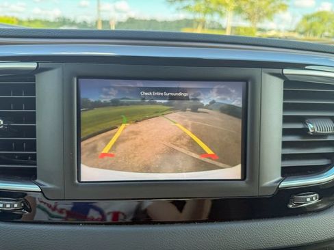 Used 2023 Chrysler Voyager LX FWD image 17
