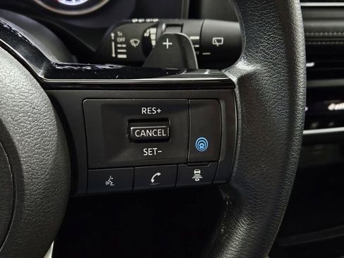 Used 2023 Nissan Rogue SV AWD/4WD image 19