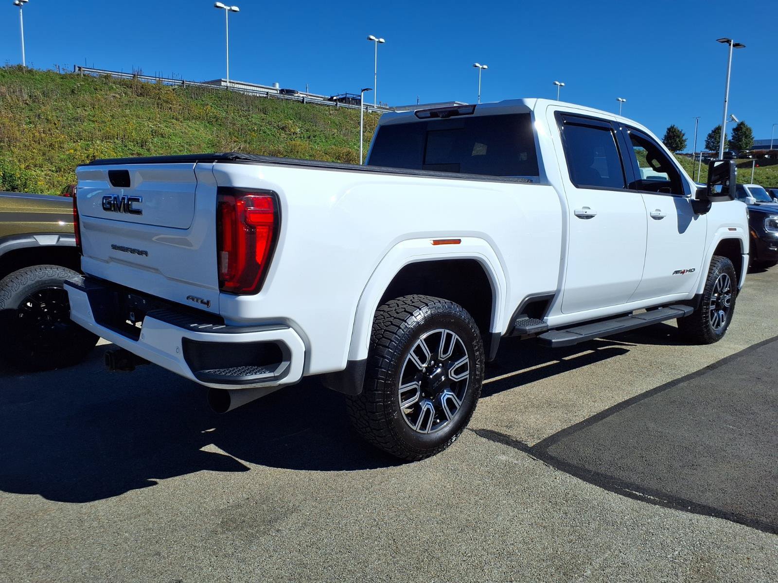 Used 2020 GMC Sierra 2500 AT4 w/ AT4 Premium Package AWD/4WD image 5