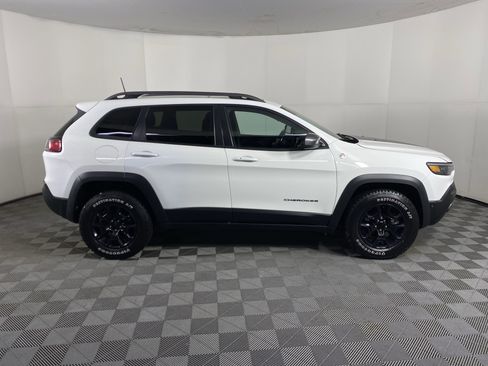 Used 2020 Jeep Cherokee Trailhawk image 8