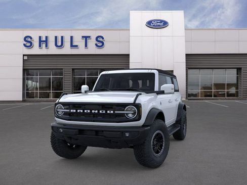 New 2025 Ford Bronco Outer Banks w/ Sasquatch Package image 2