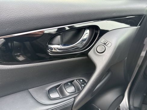 Used 2020 Nissan Rogue Sport SV image 8