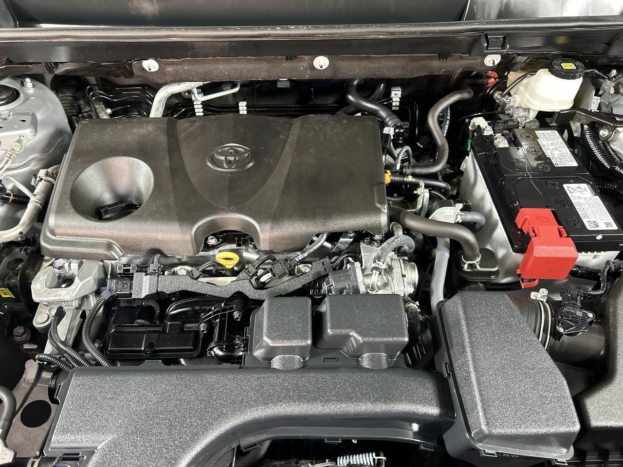 Used 2025 Toyota RAV4 XLE FWD image 11