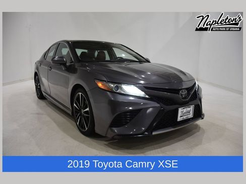 Used 2019 Toyota Camry XSE image 1