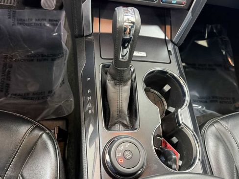 Used 2017 Ford Explorer Platinum AWD/4WD image 22