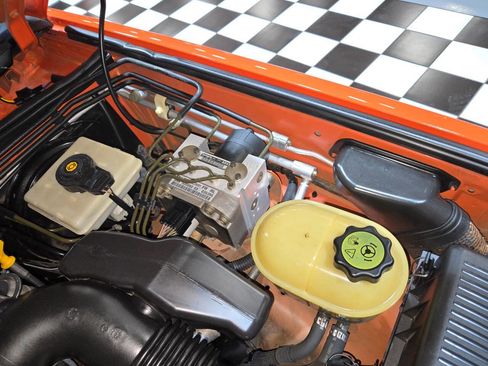 Used 2004 Land Rover Discovery S image 56