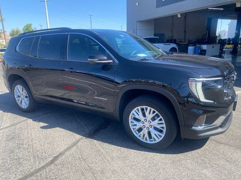 Used 2024 GMC Acadia Elevation w/ Luxury Package FWD image 3