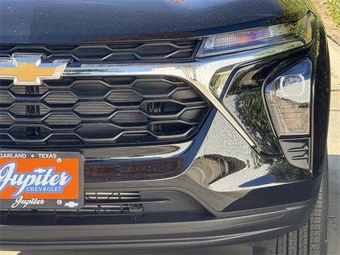 New 2026 Chevrolet Trax LS w/ LS Convenience Package image 8
