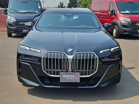 Used 2025 BMW 740i xDrive AWD/4WD image 2