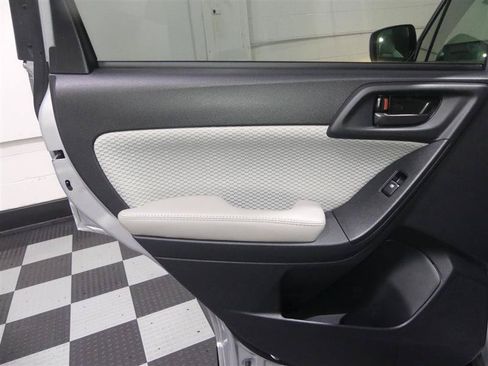 Used 2018 Subaru Forester 2.5i Premium AWD/4WD image 25