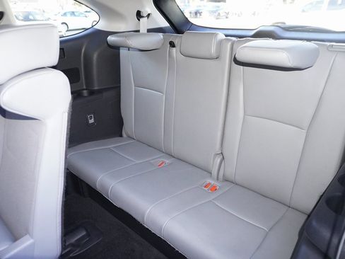 Certified 2022 Toyota Highlander XLE image 10