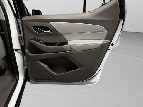 Used 2020 Chevrolet Traverse LT w/ Driver Confidence II Package image 38